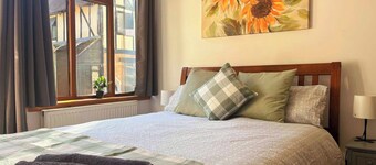 Secluded Sussex Studio with Private Forest Access