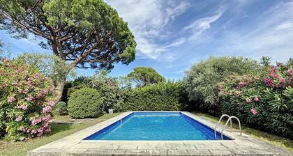 Architect-designed house - Absolute peace and quiet - Private pool