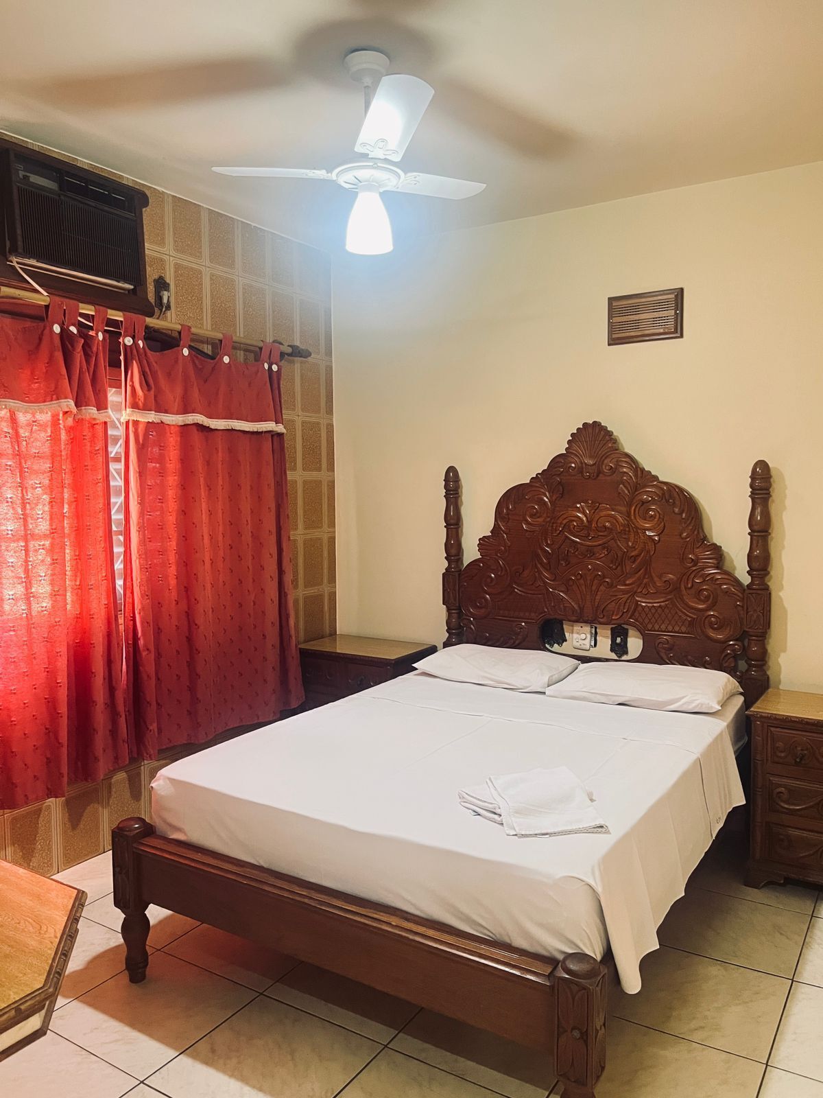 Quarto casal | Ferros/tábuas de passar roupa, Wi-Fi de cortesia