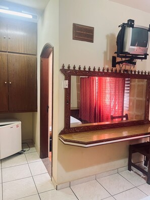 單人房, 2 張單人床 | 熨斗/熨衣板、免費無線上網