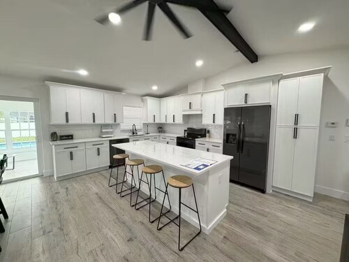 La Casita Of Spring Hill 3BR/2Bath POOL HOME