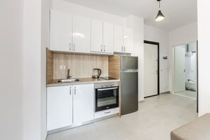 Apartment | 1 bedroom - Central Tirana Apartment With Free Parking (Tirana)