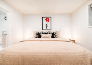 2 bedrooms, iron/ironing board, WiFi, bed sheets