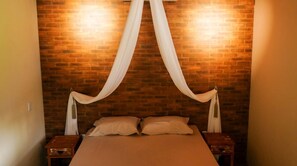 Standard Chalet, 1 Queen Bed, Garden View