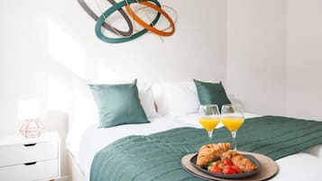 1 bedroom, iron/ironing board, internet, bed sheets