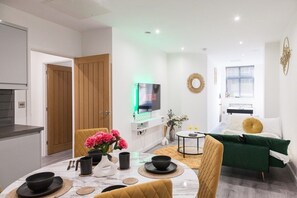 Interior - Opulent Residence - 1 BR City C (Leicester)