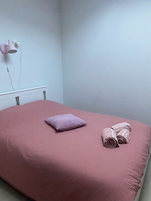 4 bedrooms, iron/ironing board, travel cot, free WiFi