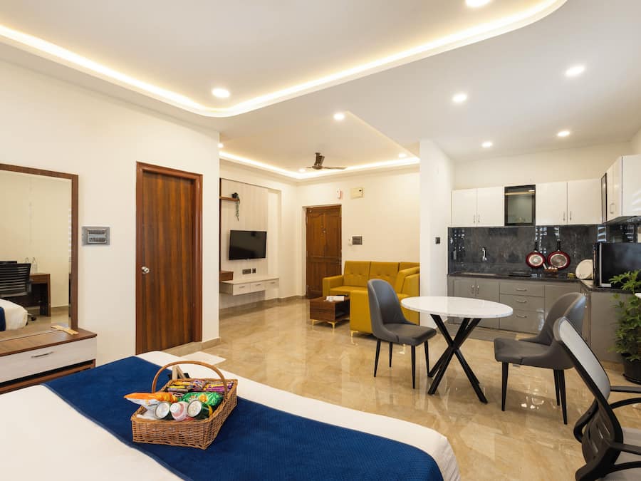 Minibar, escritorio y sistema de insonorización