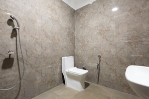 Hair dryer, towels, soap, shampoo - Elysium Studio Suites (Hyderabad)