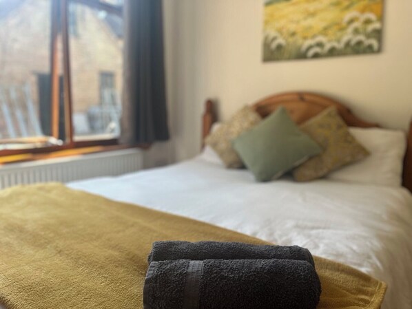 2 bedrooms, WiFi, bed sheets