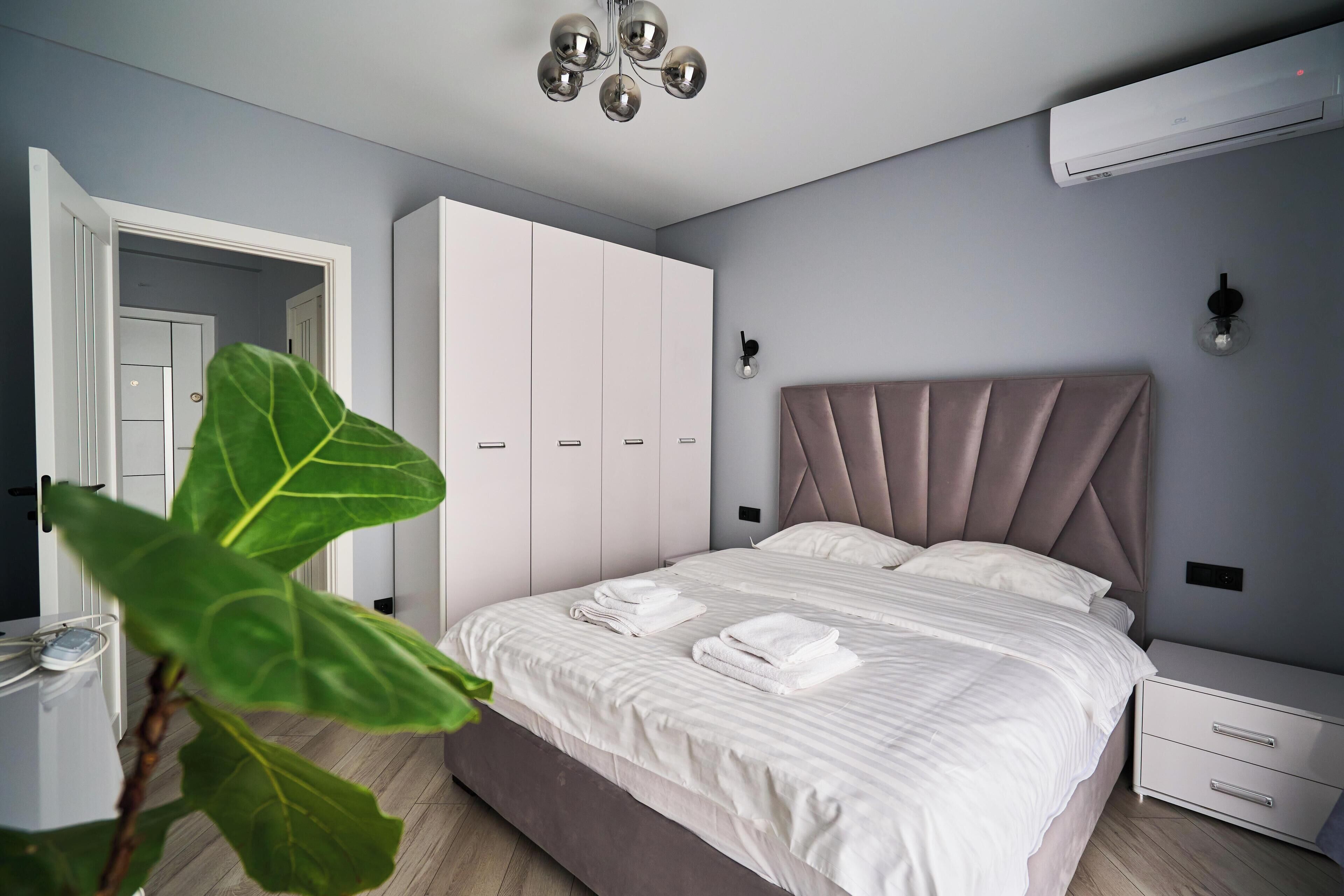 1 bedroom, iron/ironing board, travel crib, free WiFi