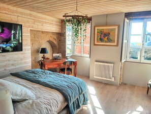 4 chambres, fer et planche à repasser, Wi-Fi, draps fournis