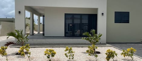 Fachada de la propiedad