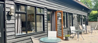 Peaceful West Sussex Stay - Private Woodland Views