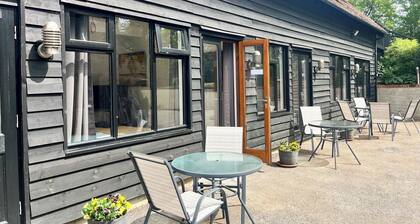 Peaceful West Sussex Stay - Private Woodland Views