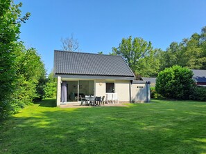Exterior - Detached holiday bungalow for six people (Noordwolde)