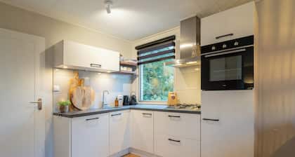 Detached holiday bungalow for six people