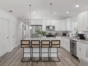 Fridge, microwave, oven, stovetop - Pet-Friendly Getaway in St. Augustine (Saint Augustine)