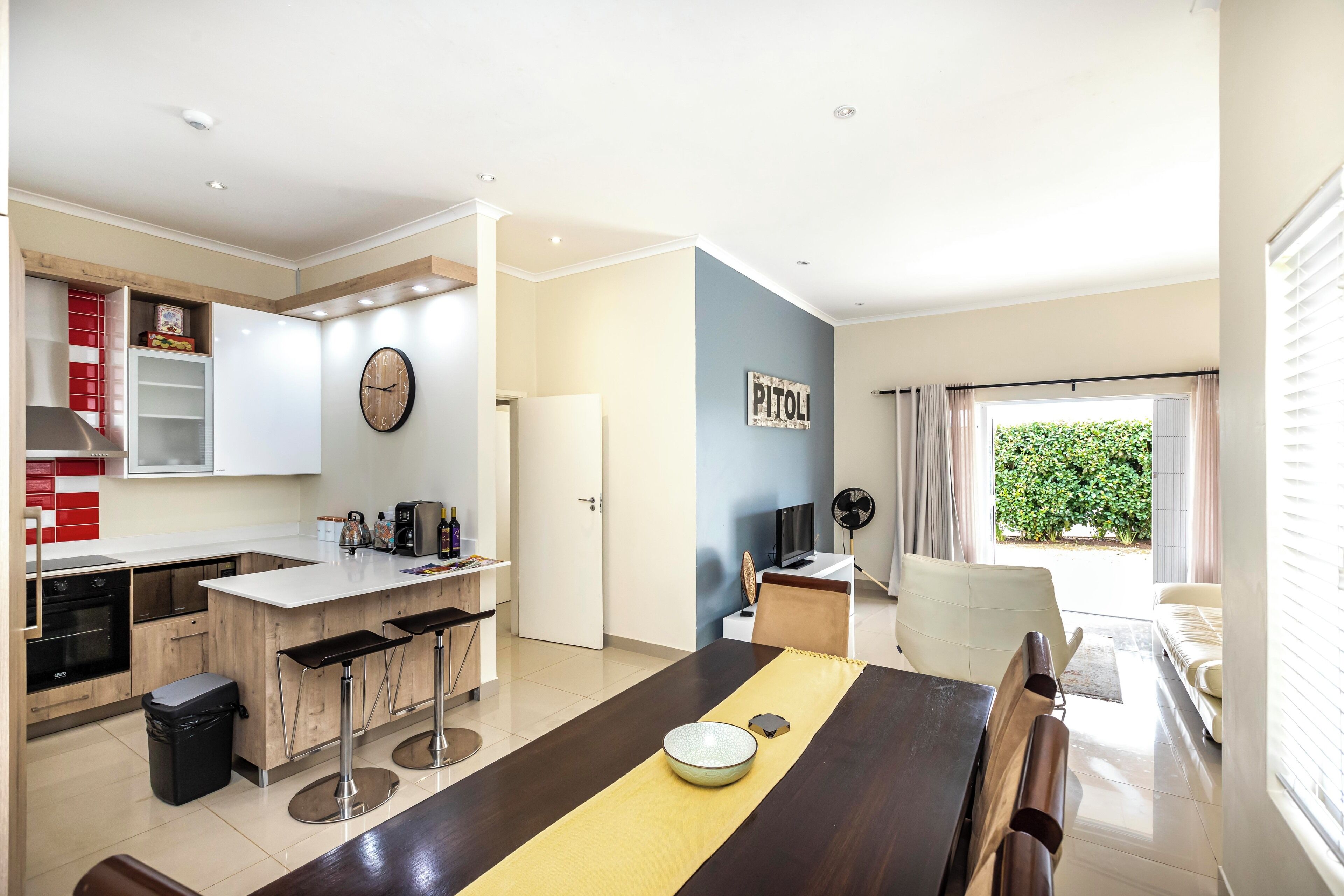 Superior villa, uitzicht op tuin | Dineerruimte