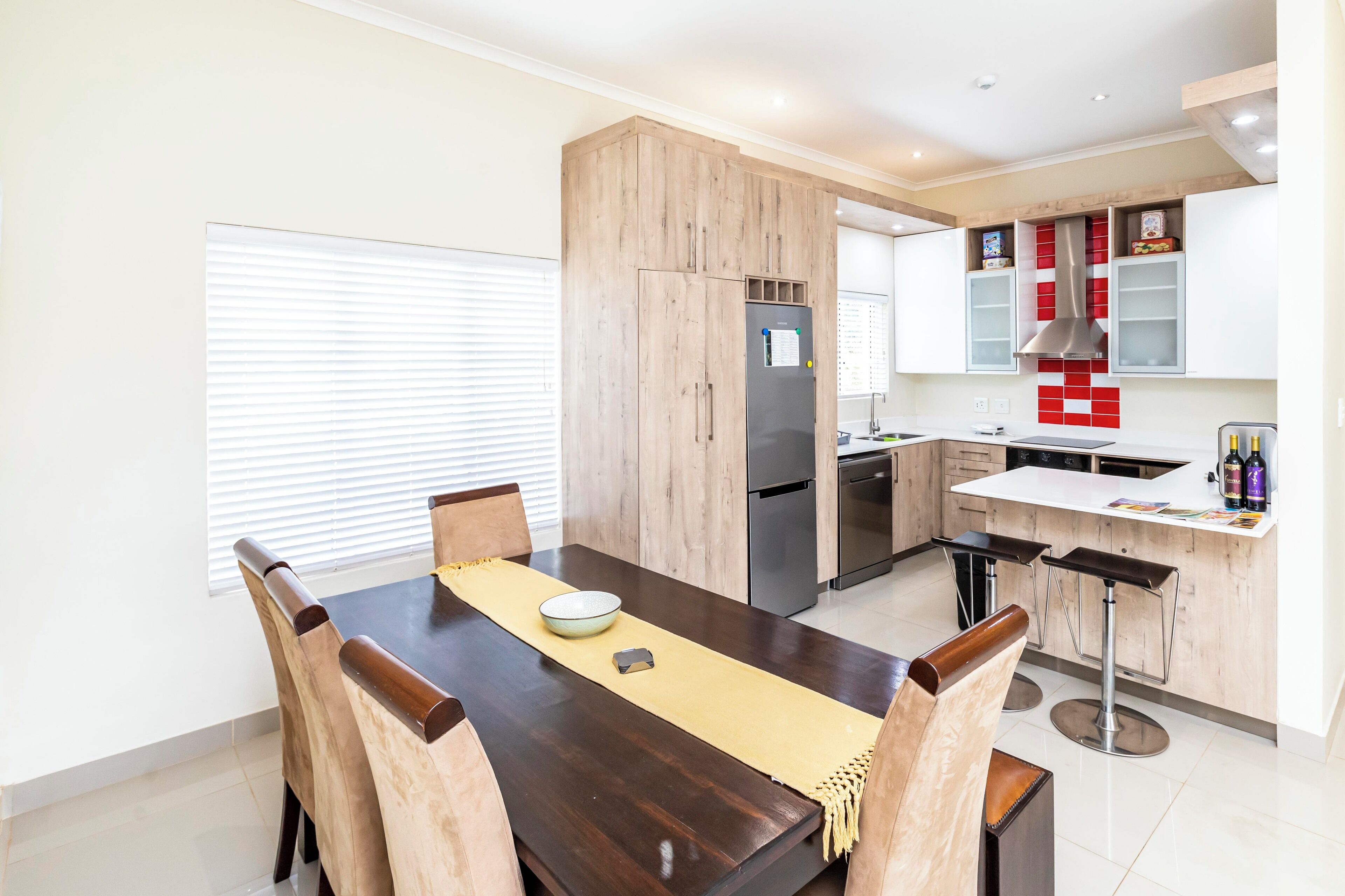 Superior Villa, Garden View | Dining room