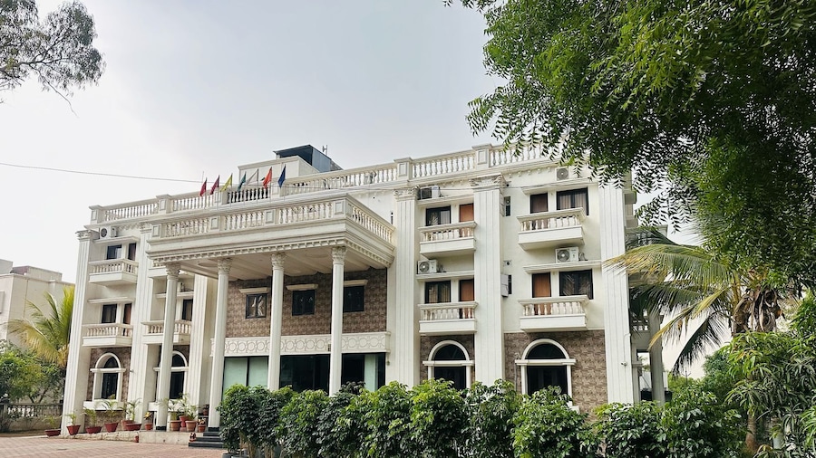 Hotel Kailas Residency By Knight Hotel