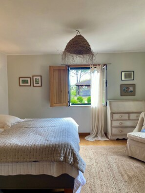 4 bedrooms, WiFi, bed sheets - House among the Trees (Setúbal)