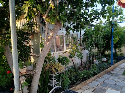 Big and comfortable country house with garden in "Finca La Guindilla" with Pool