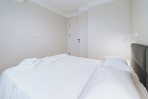 2 bedrooms, desk, iron/ironing board, travel cot