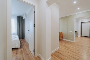 2 bedrooms, desk, iron/ironing board, travel cot