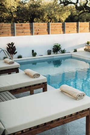 Seasonal outdoor pool - Lumior Villas Lux essence by 'elite' (Zakynthos)