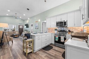 Fridge, microwave, oven, stovetop - Newly Renovated 4-bedroom house with AC, WiFi in delightful Ocean Isle Beach (Ocean Isle Beach)