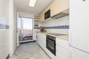 Fridge, microwave, dishwasher, coffee/tea maker