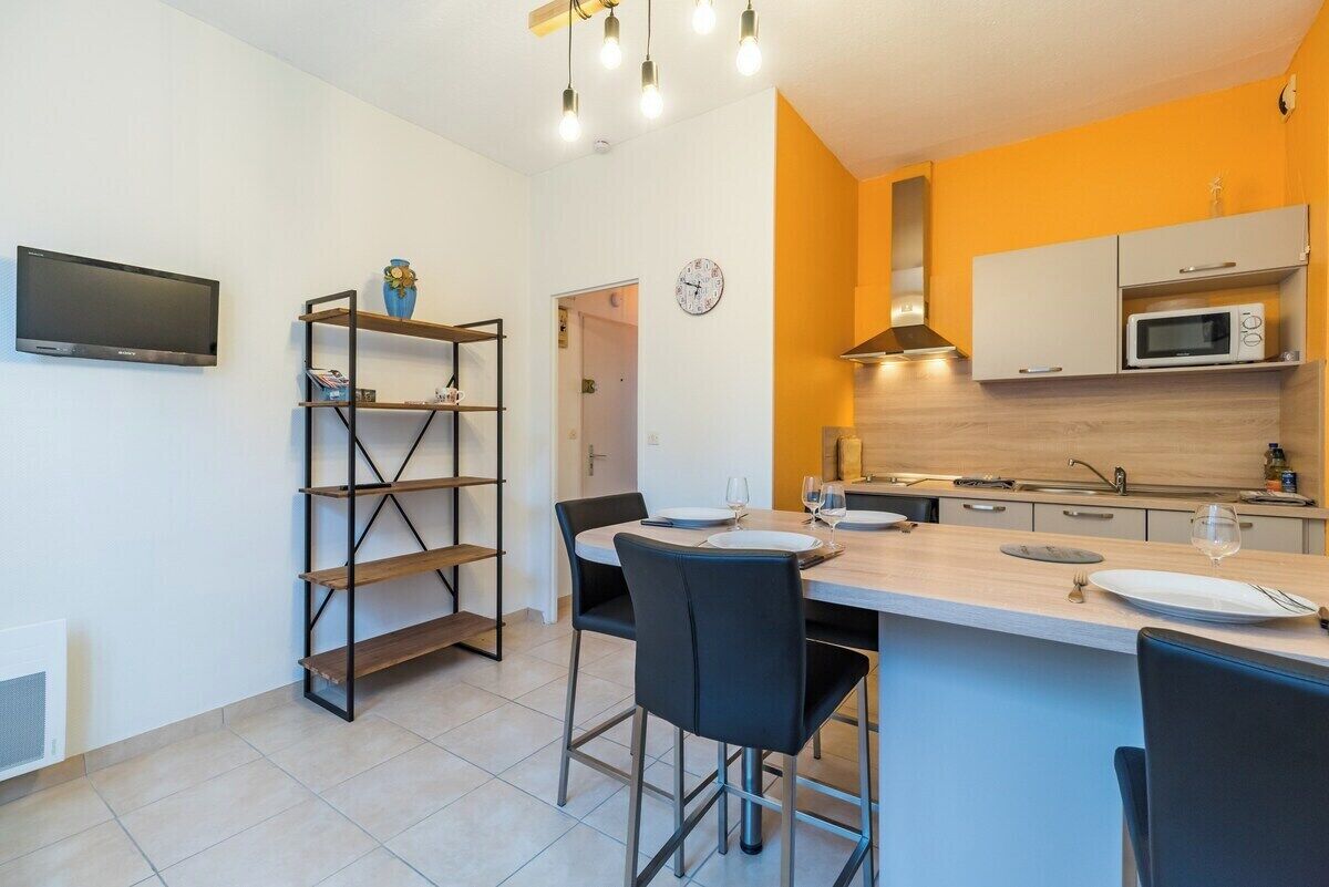 Réfrigérateur, micro-ondes, four, lave-vaisselle