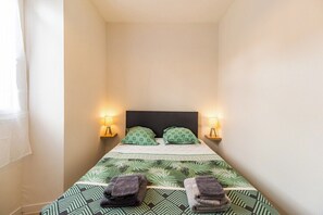 1 sovrum och sängkläder