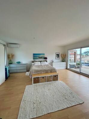 1 chambre, fer et planche à repasser, Wi-Fi, draps fournis
