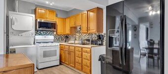 Next to Beach and Waterpark with Free Parking!