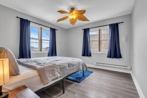 2 bedrooms, desk, WiFi, bed sheets