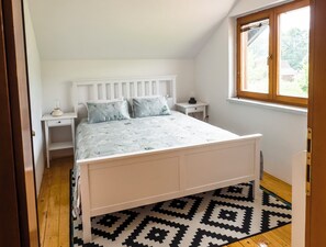 3 chambres, fer et planche à repasser, lit parapluie, Wi-Fi