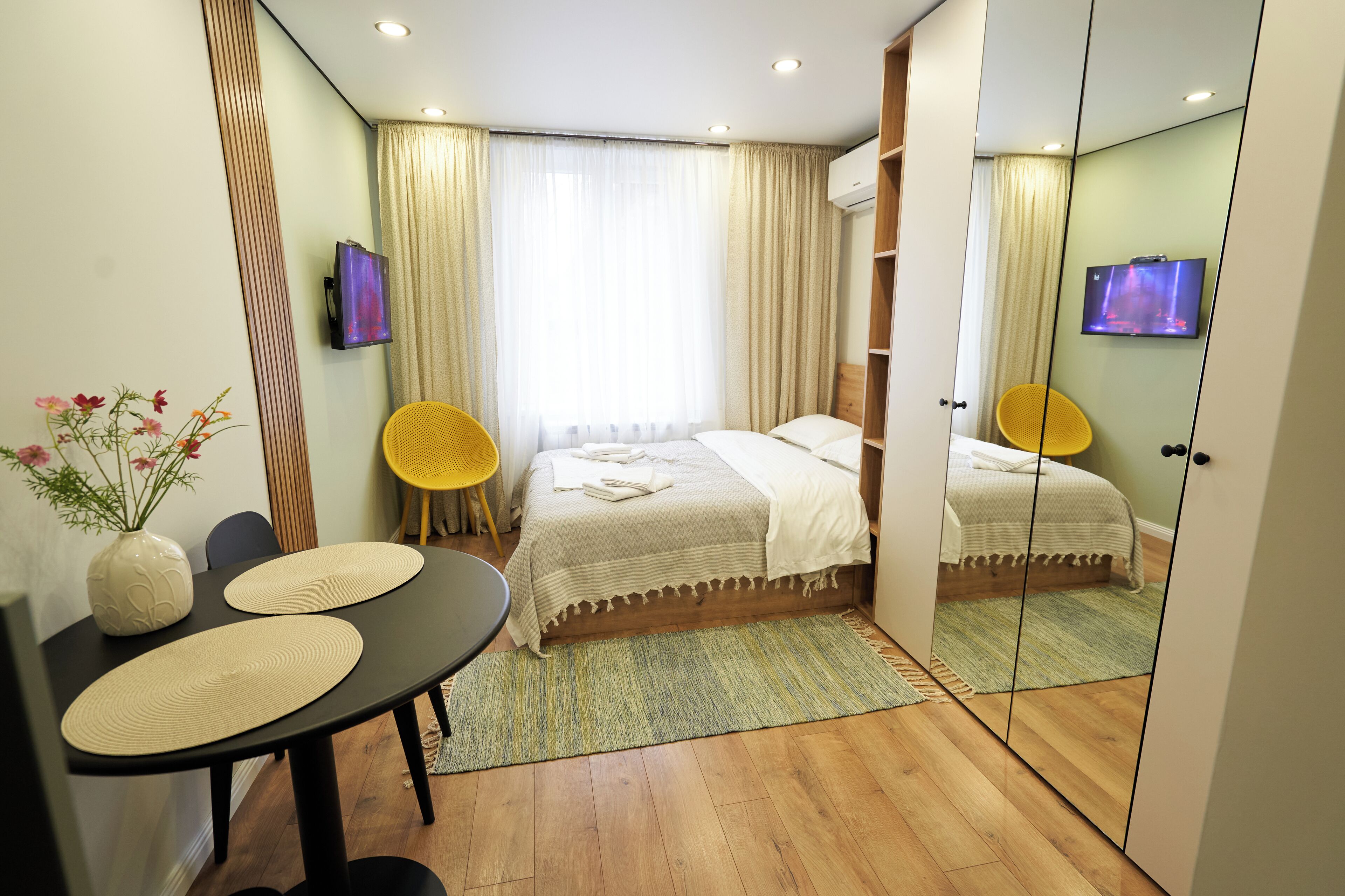 1 bedroom, iron/ironing board, travel cot, free WiFi