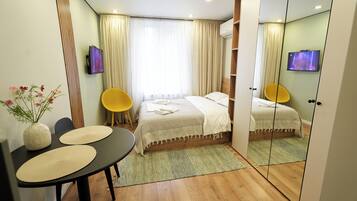 1 bedroom, iron/ironing board, travel cot, free WiFi