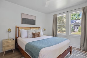 2 habitaciones, tabla de planchar con plancha, wifi y ropa de cama 