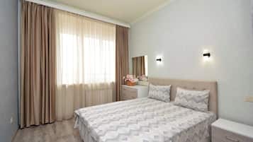 2 bedrooms, blackout curtains, iron/ironing board, free WiFi