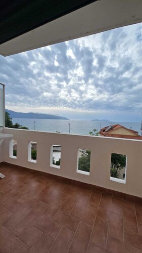Tirent Apartment - Your Beach Home in Vlorë
