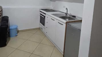 Apartemen, 2 kamar tidur, pemandangan gunung | Dapur kecil pribadi | Ketel listrik