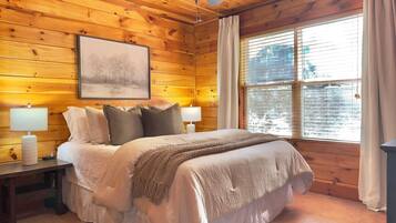 3 عدّة غرف نوم ومكواة/لوح كي وواي فاي مجانًا وملاءات أسرّة