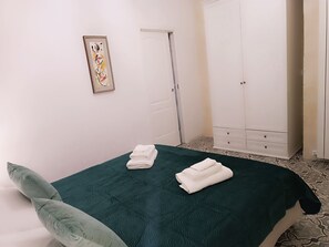 1 soverom, strykejern/-brett, reiseseng for barn og wi-fi (inkludert)