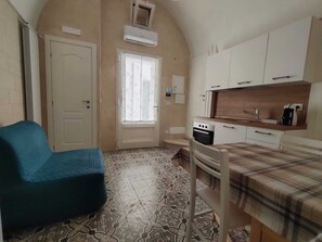 Interior - Puglia Holiday Home, 10 minutes away from Polignano a mare. Newly renovated (Mola di Bari)