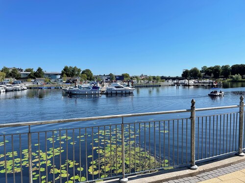 Scenic 3-bedroom Waterfront house with River Views in  Carrick-On-Shannon