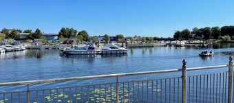 Scenic 3-bedroom Waterfront house with River Views in  Carrick-On-Shannon