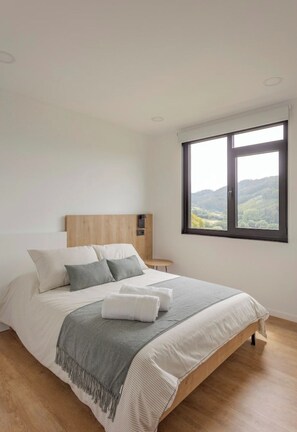 WiFi, bed sheets